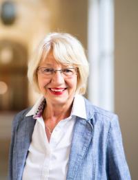Portraitfoto Dr. Felicitas Tesch