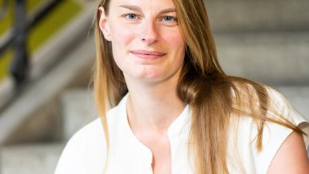 Portraitfoto von Dr. Ann-Kathrin Biewener