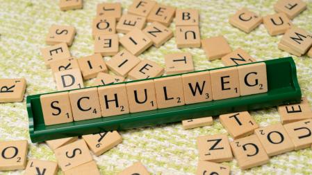 Scrabble Wort Schulweg